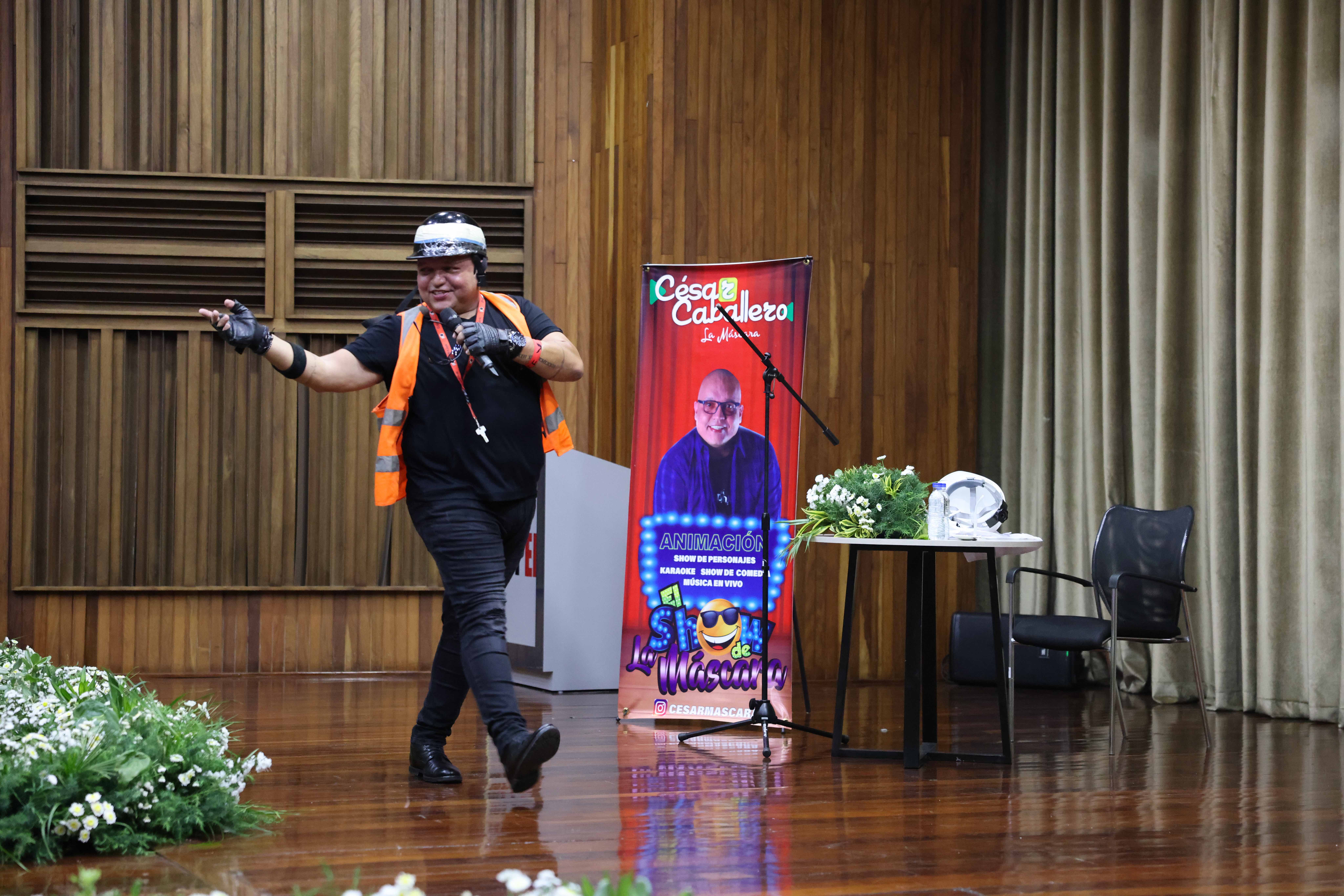 MPPEE fomenta el esparcimiento de sus trabajadores con el show de “La Máscara”