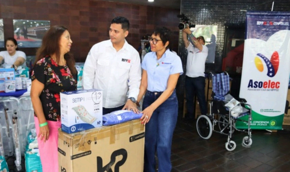 Entregan más de 100 ayudas humanas a trabajadores del sector eléctrico y sus familias