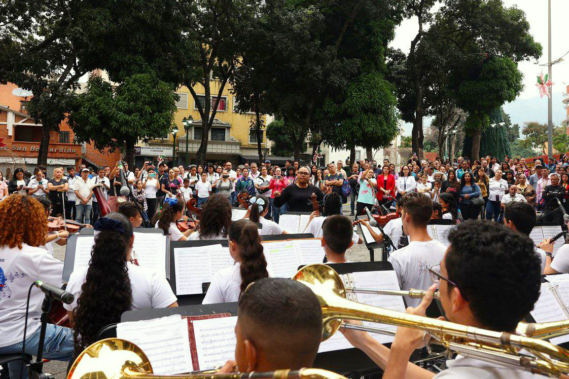 photo_4985869118808894812_y