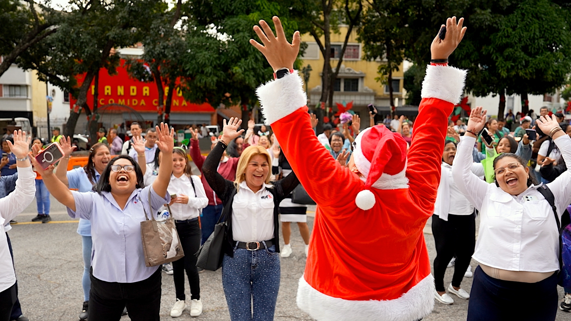Asoelec da inicio al mes de diciembre con concierto de gaitas en la Torre Ministerial