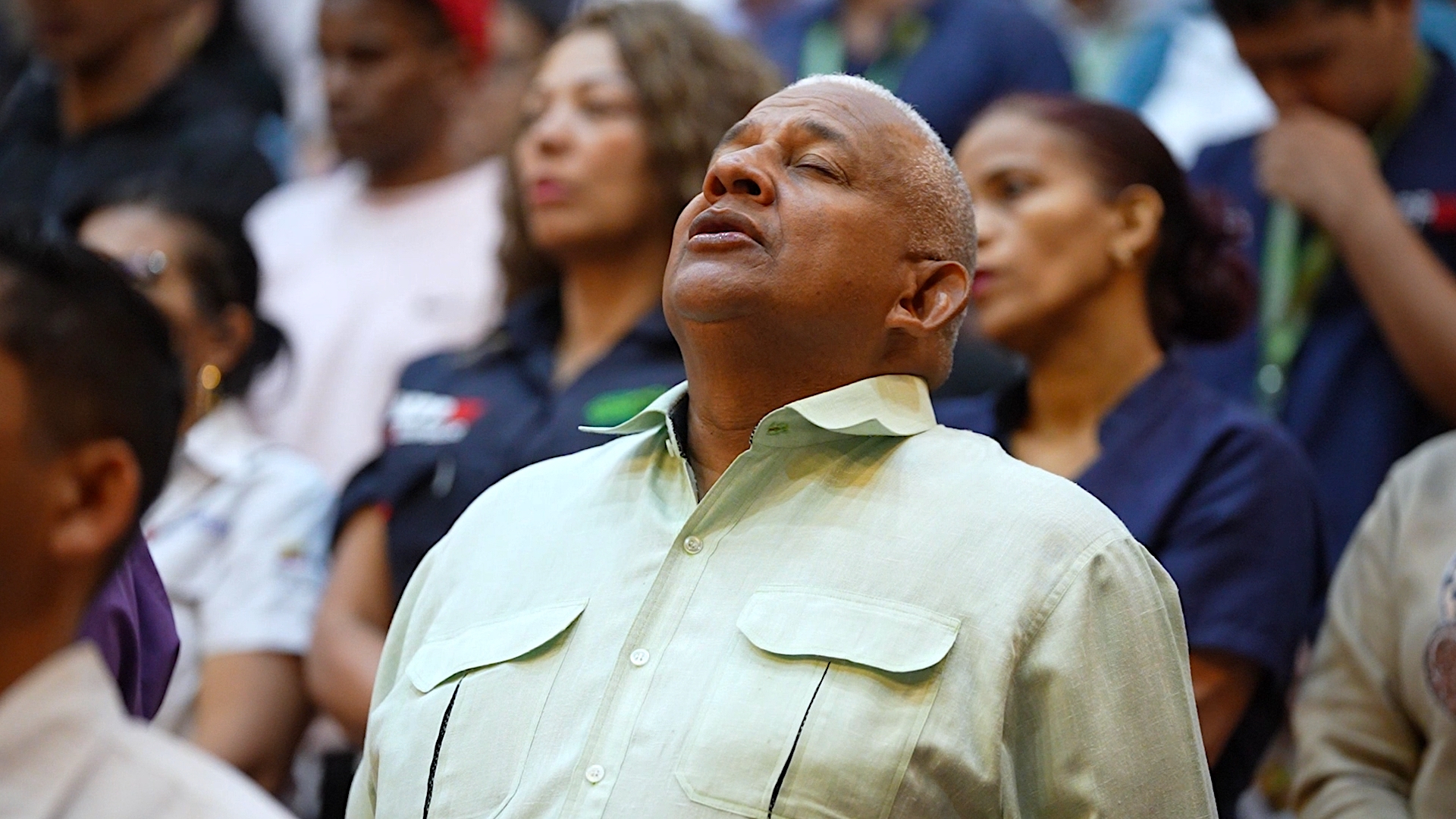 Trabajadores del SEN elevan oraciones por el pronto retorno del presidente Nicolás Maduro y la primera dama Cilia Flores