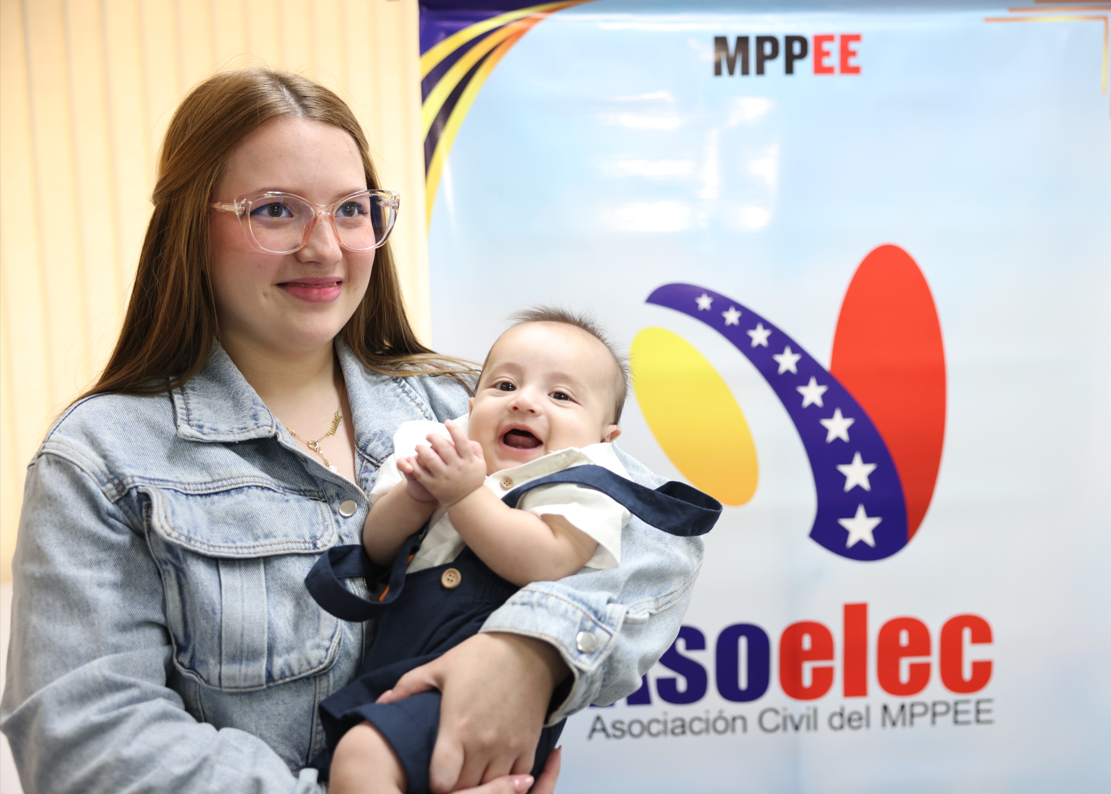 MPPEE entregó kits maternos y ayudas técnicas a trabajadores del sector